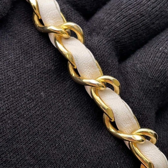 CHANEL Shoulder Bag Matelasse Coco Mark Lambskin White ⭐ - Picture 10 of 13